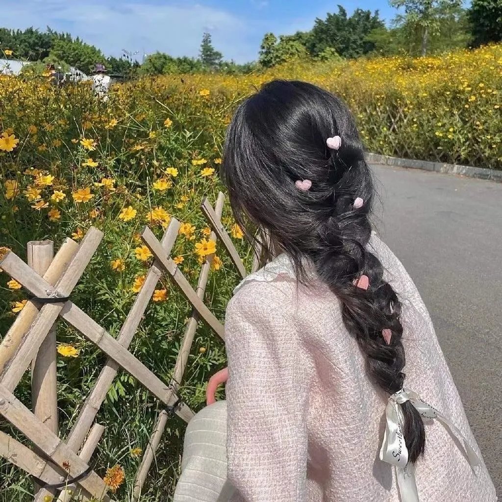 窃窃私语